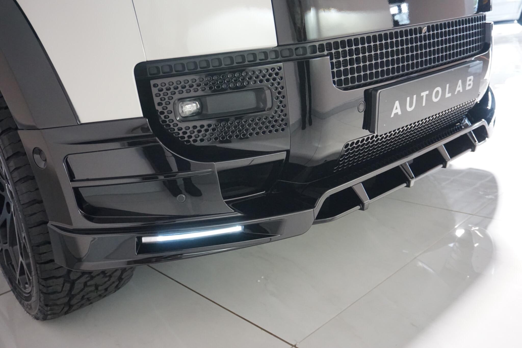 Land Rover Defender 90 3.0 D300 MHEV X-Dynamic HSE Hard Top SUV 3dr Diesel Auto 4WD SWB Euro 6 (s/s) (300 ps)